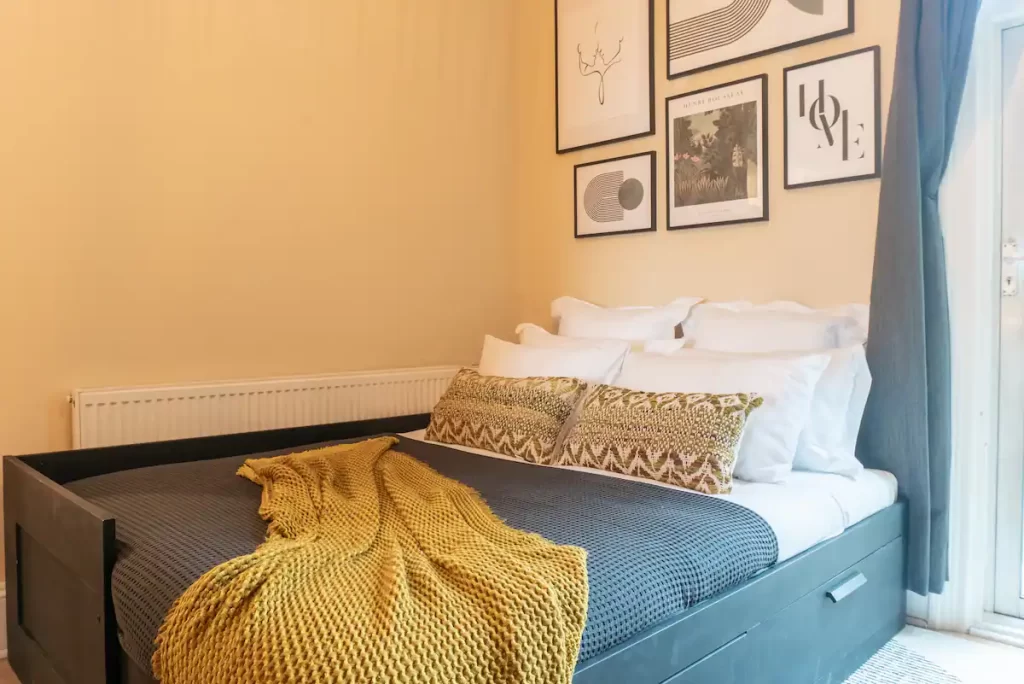 London Accommodation 4 bed family home