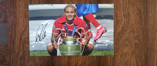 16.thiago alacantara signed