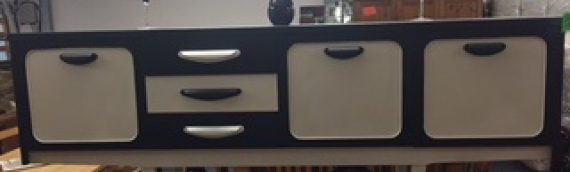 Retro black and white unit