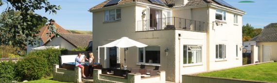 Peveril House – Four Bed with 6 Person Hot Tub near Corfe Castle, Dorset – September, October, November and December