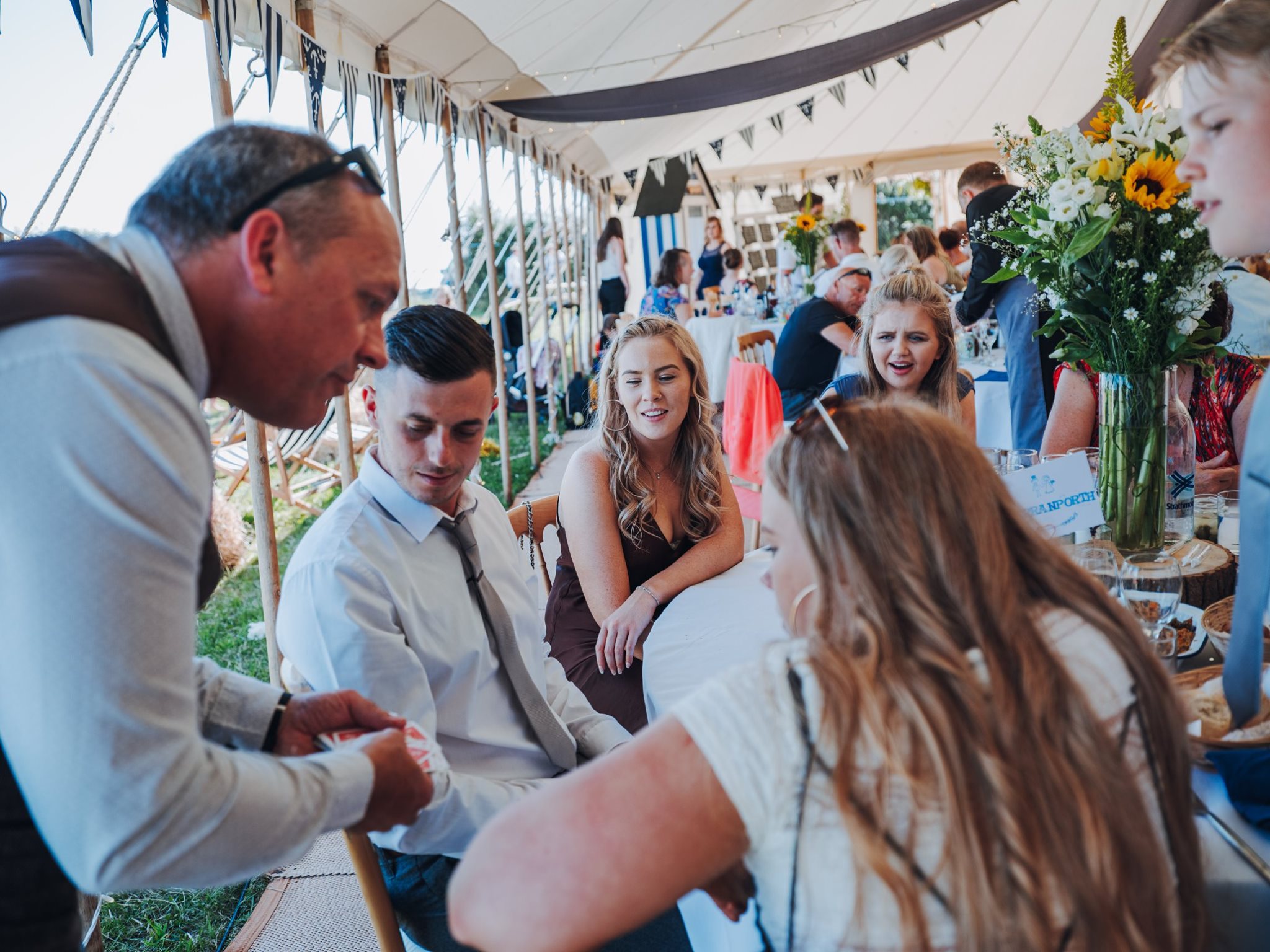 Have you ever wanted to learn close up card magic?