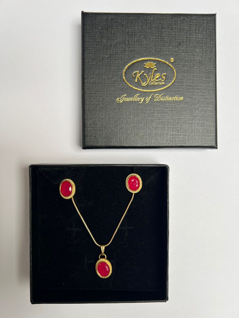 Spoil Your Loved Ones This Christmas With Kyles Collection Jewellery