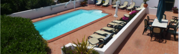 12-Night Algarve Stay – Sleeps 6 | April 2026