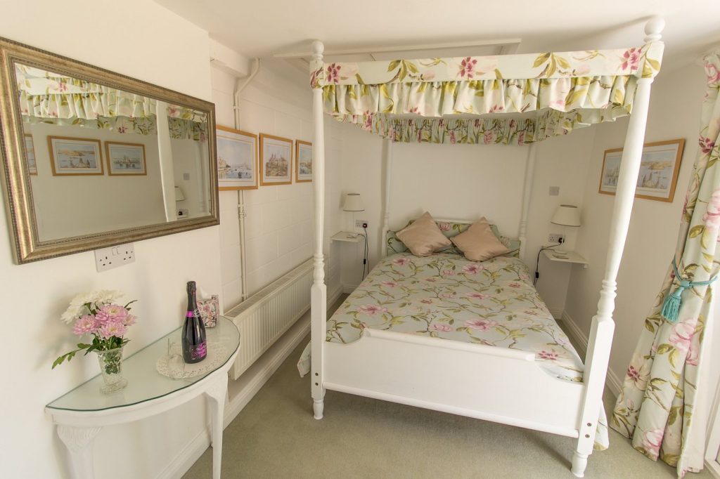 bijou double room with