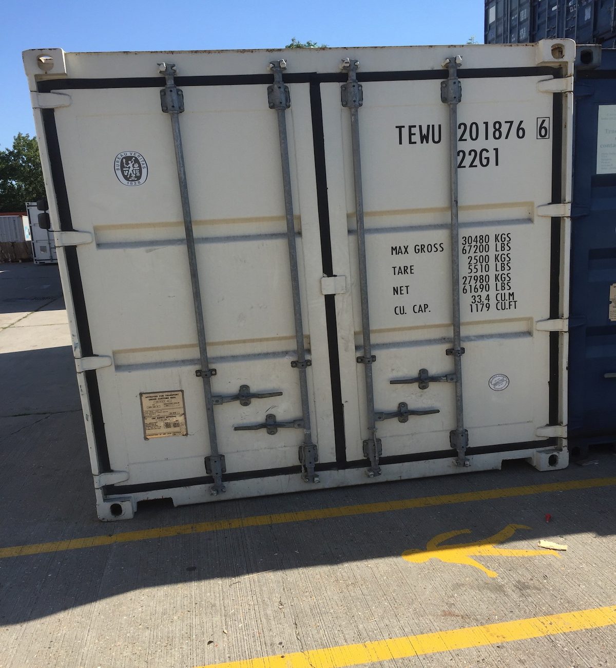 Pickup & Drop off jobs for any business that has use of a Luton Van.